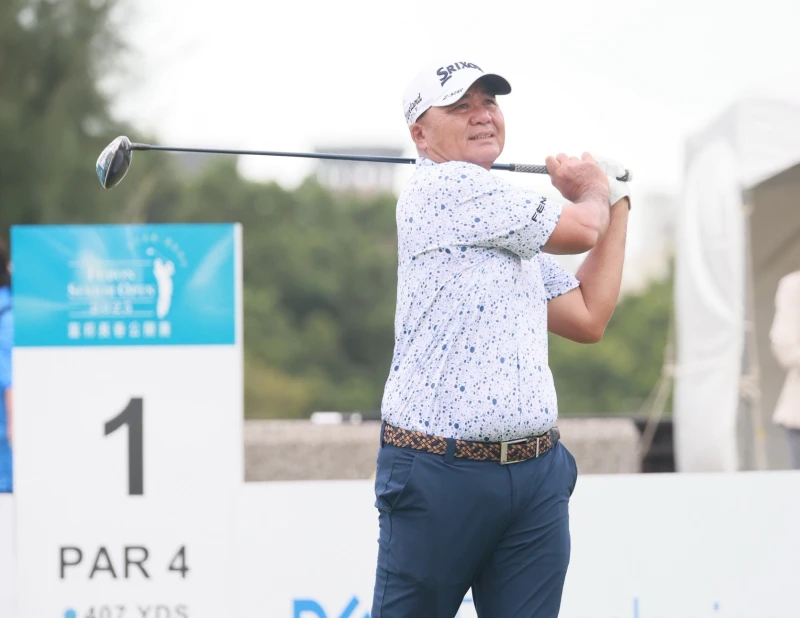 新加坡高球好手馬瑪2025富邦長春公開賽首輪最後一洞吞下柏忌，由原本獨佔第一變成並列第一。 大會提供