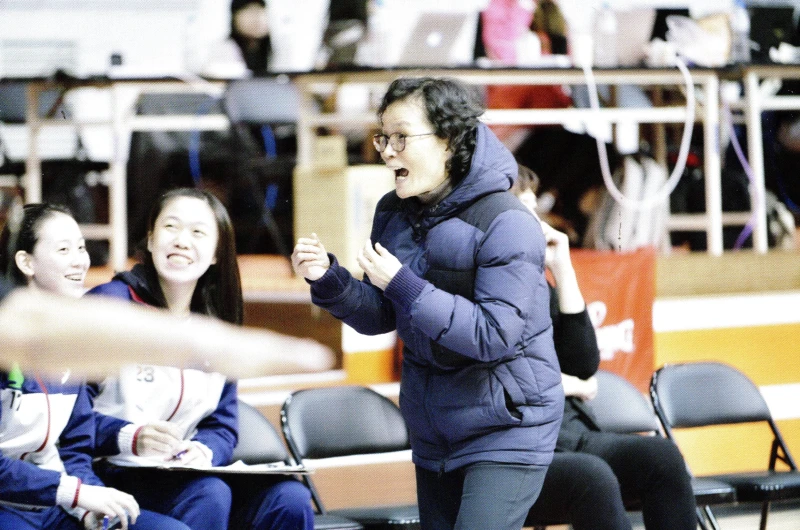 「⼩洪老師」以國泰為班底代表新北市寫下30連霸空前紀錄。籃球名人堂提供