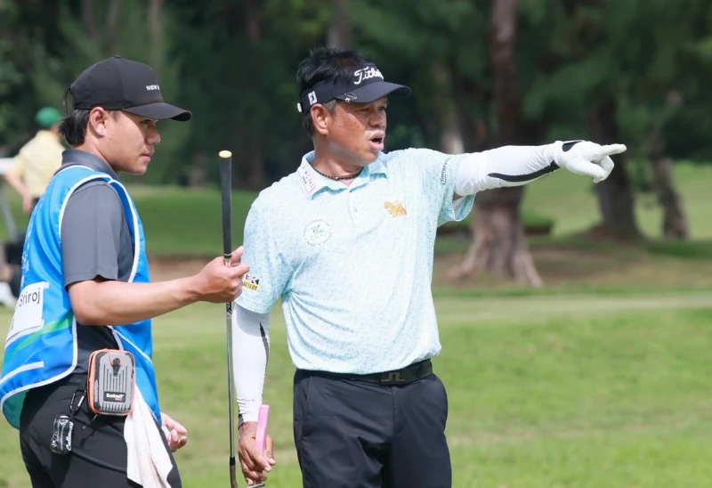 泰國高球名將托馬倫(右)與兒子Boss(左)合作無間,父子已經聯手贏過十座以上的冠軍。大會提供