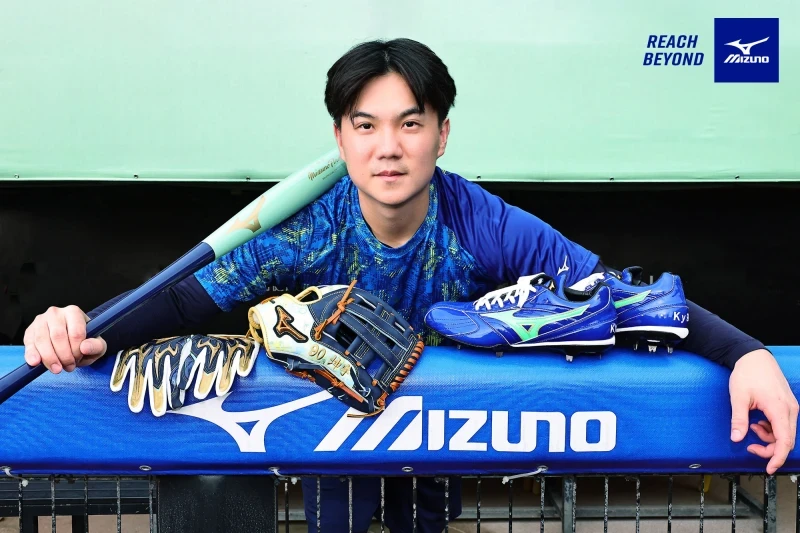 中信兄弟江坤宇持續展現「鐵壁銅牆」的防守能力，今年以滿分230分的成績完成游擊手金手套獎六連霸。資料照片