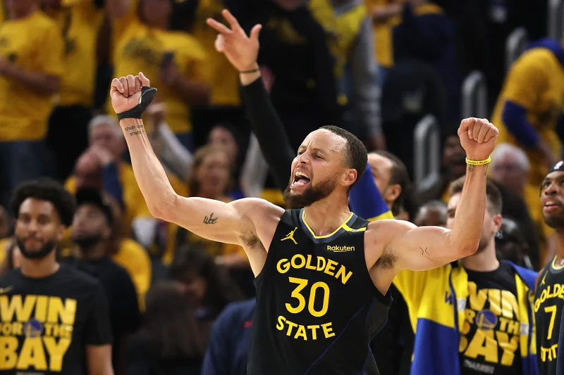 Stephen Curry（見圖）和Jimmy Butler表現超亮眼，攻防兩端火力全開。法新社