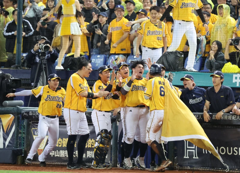 中信兄弟。記者李天助攝