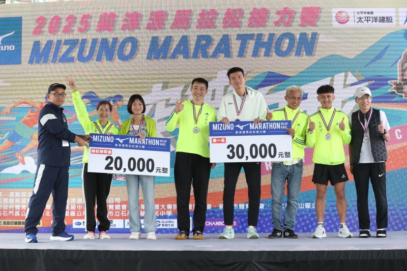 大腳丫龍隊跑大會最速成績。詹健全攝