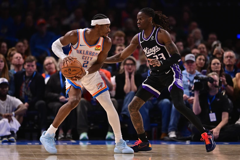 雷霆當家球星亞歷山大（Shai Gilgeous-Alexander，左）僅出賽前3節就砍下全場最高30分。法新社