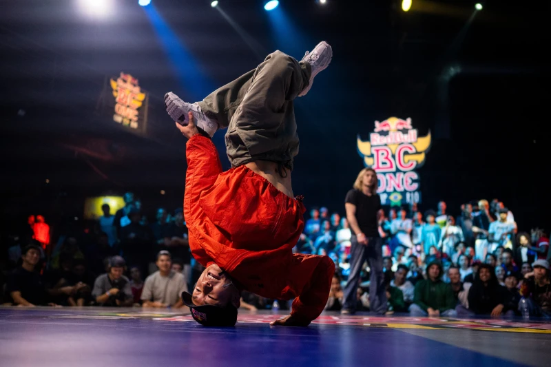 來自日本的地主選手B-Boy Shigekix 在 2020 年成為 Red Bull Bc One 史上最年輕世界冠軍，更是亞運金牌得主。Red Bull提供