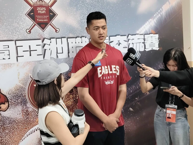 蕭齊加入東北樂天金鷲首賽季就隨隊返台。桃園市政府提供