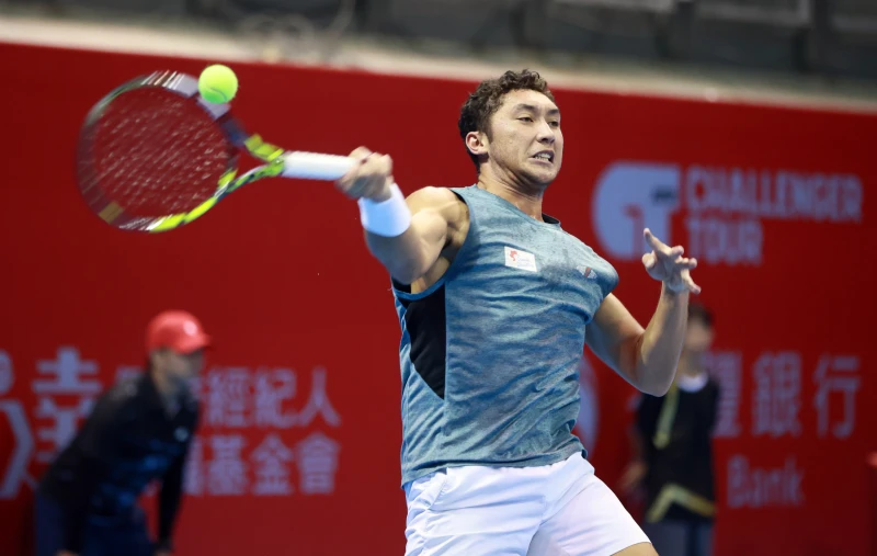 世界195的澳洲猛男麥凱布(James McCabe)第二盤扳平。海碩運動整合行銷提供