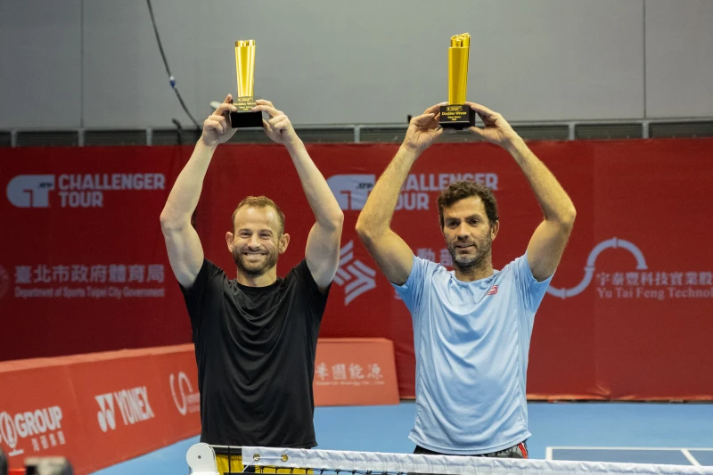 第3種子拉蒙斯(Nathaniel Lammons，美國)／羅耶爾(Jean-Julien Rojer，荷蘭)組合打下8連勝二連冠。海碩運動整合行銷提供
