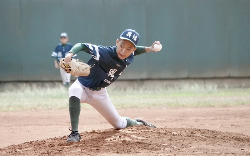 興福國中投手高恩典。大會提供