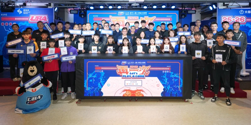 114學年度富邦人壽UＢＡ開賽記者會大合影。大專體總提供