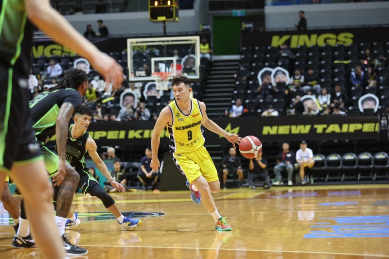 新北國王李愷諺忍住悲痛攻下17分獻給天上的外公。TPBL提供