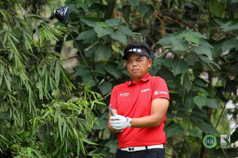 洪健堯第一回合抓8鳥吞1柏忌以65桿-7獨居領先。Tpga／林聖凱攝