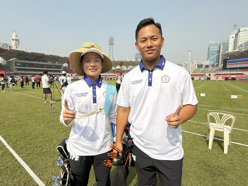 中華隊李彩綺／戴宇軒成功摘金。 射箭協會提供