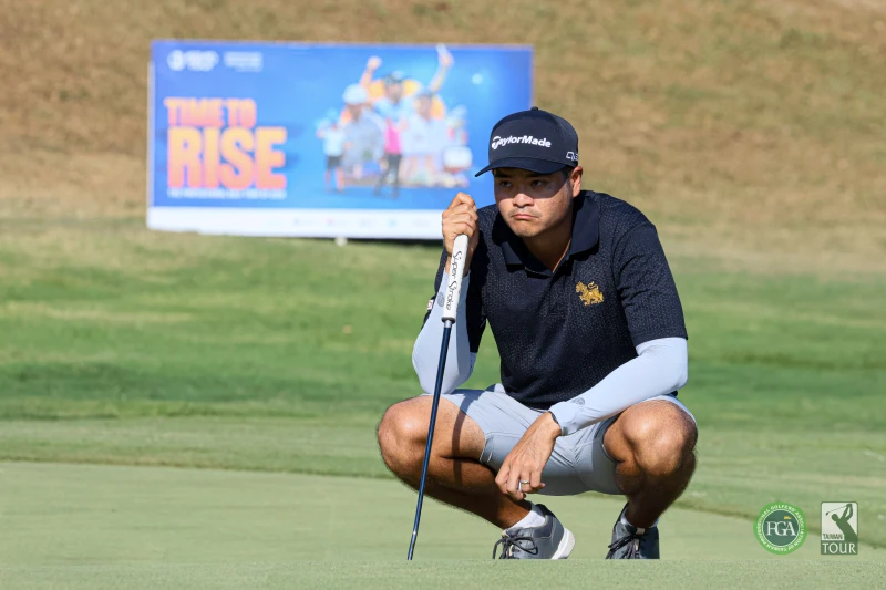 台泰混血選手艾克帕里特第三回合獵2鷹抓5鳥吞2柏忌，其中第八洞打出一桿進洞以三回合總桿201桿-15暫居第二。Tpga／林聖凱攝影