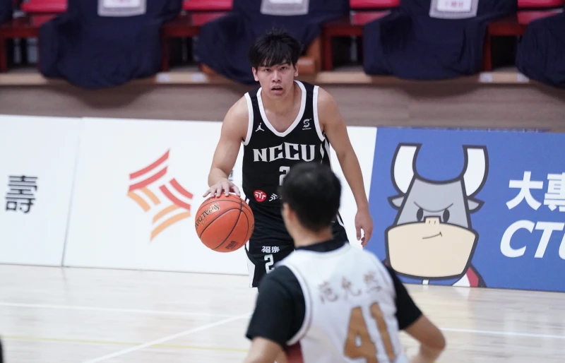 政治大學徐得祈17分6助攻。大專體總提供