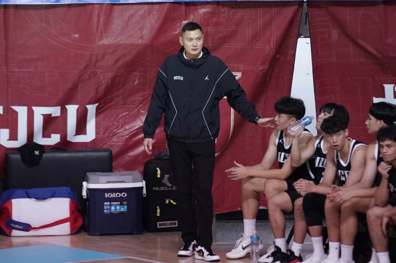 政治大學總教練陳子威。大專體總提供