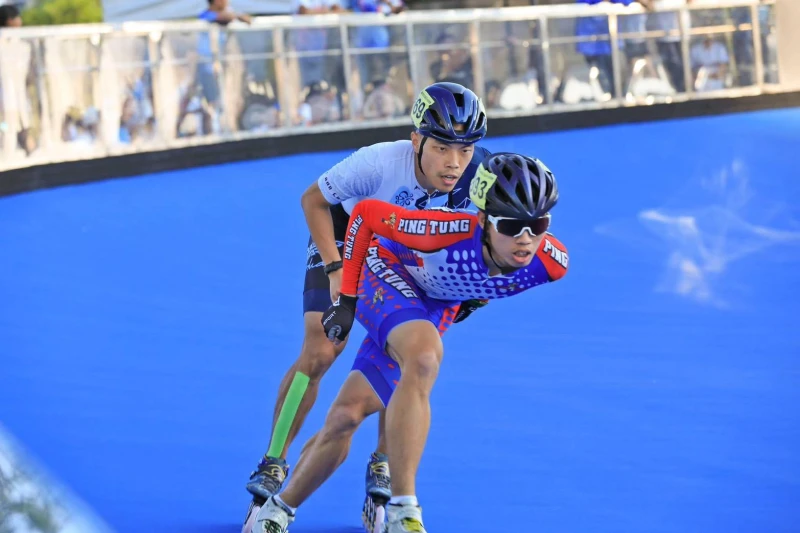 屏東大學蔡承哲（前）。中華民國滑輪溜冰協會提供