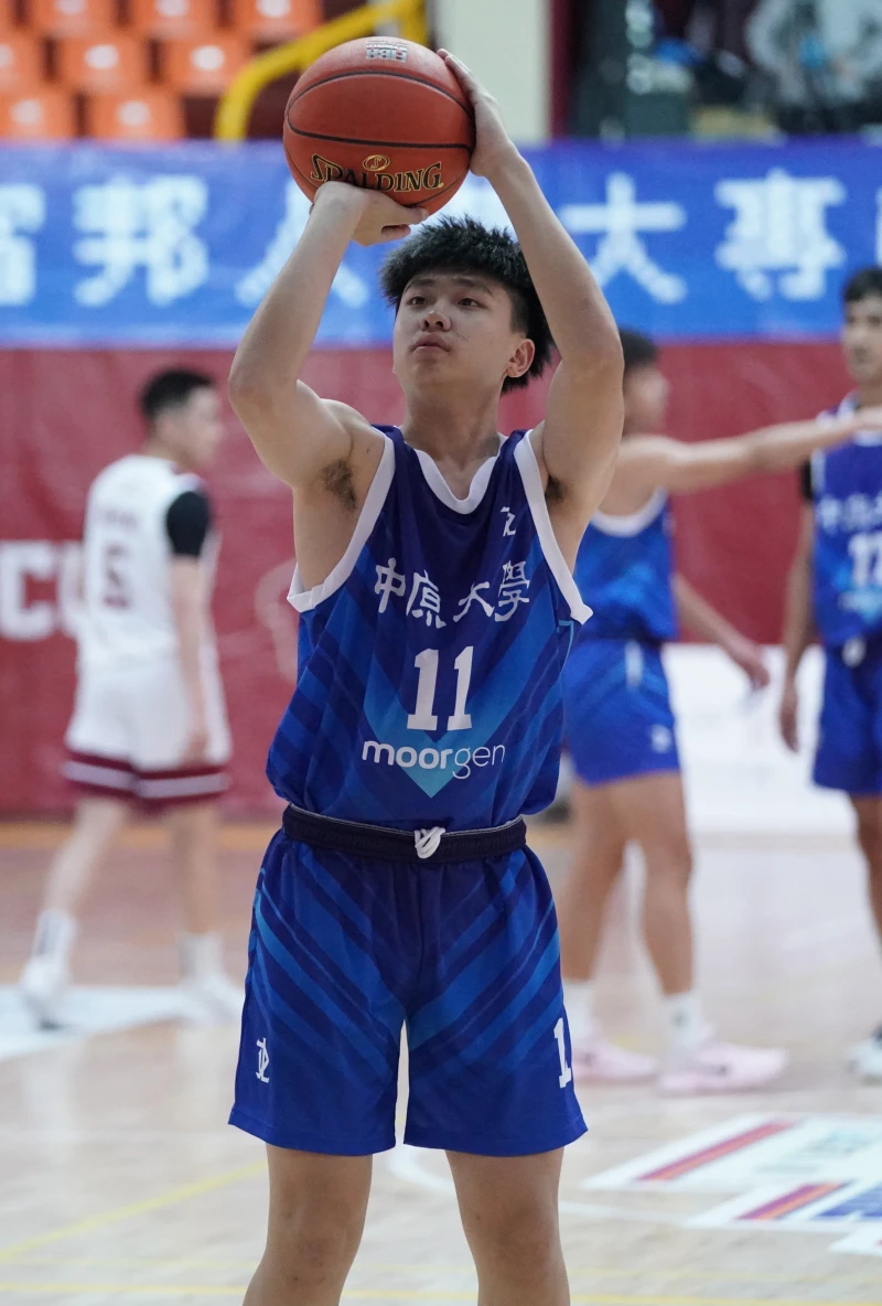 中原大學周秉政攻下全隊最高22分。大專體總提供