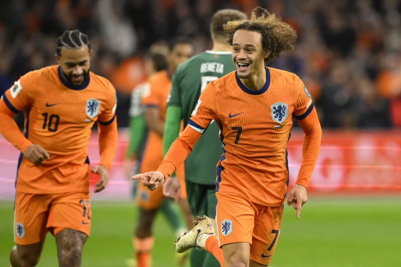西蒙斯（Xavi Simons，右）進荷蘭隊第3球。法新社