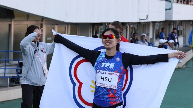 田徑女子100公尺跨欄好手許樂決賽中跑出14秒40佳績奪銀。運動部提供