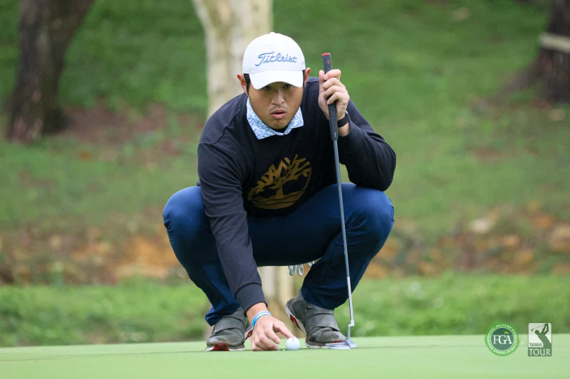 蔡凱任首回合前九洞吞下3柏忌後九洞手感回穩,打出1鷹4鳥以69桿-3暫居第一,目前獎金排名第二問鼎獎金王呼聲大增。Tpga/林聖凱攝影