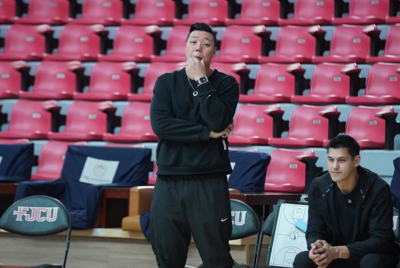 黎明學院總教練吳建龍。大專體總提供