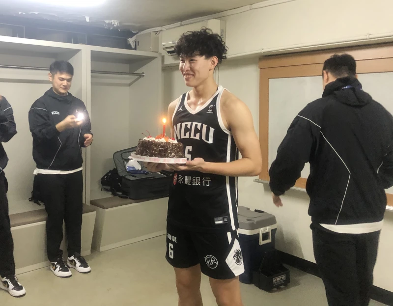 謝昀達今收下16歲生日蛋糕。大專體總提供