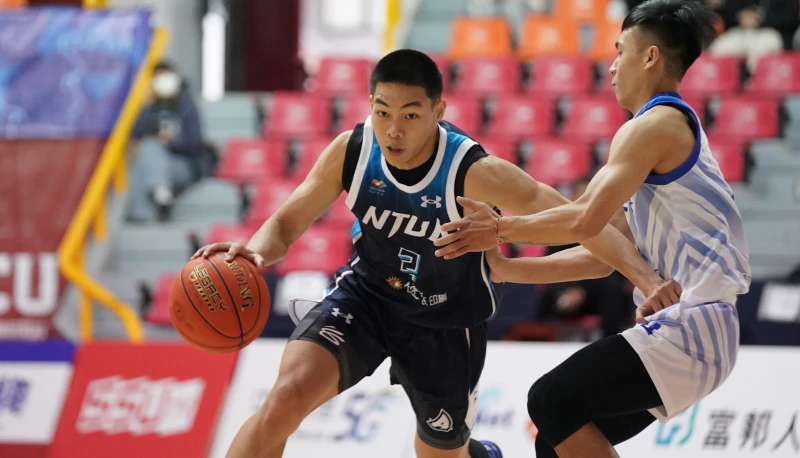 臺灣藝大王威翔攻下全場最高24分，外帶7籃板7助攻。大專體總提供