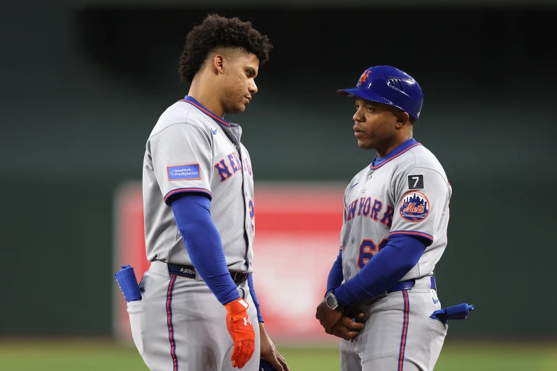 紐約大都會主砲索托（Juan Soto，左）今年賽季能跑出國聯最多38次盜壘成功，球隊一壘／跑壘教練理查森（Antoan Richardson，右）離隊。法新社