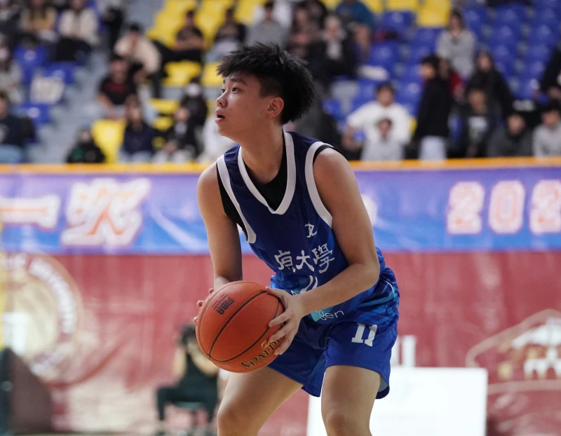 中原大學周秉政攻下全隊最高21分抓下6籃板。大專體總提供