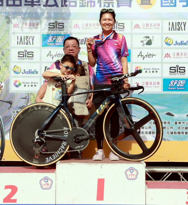 曾可妡參賽全家總動員。郭運復攝