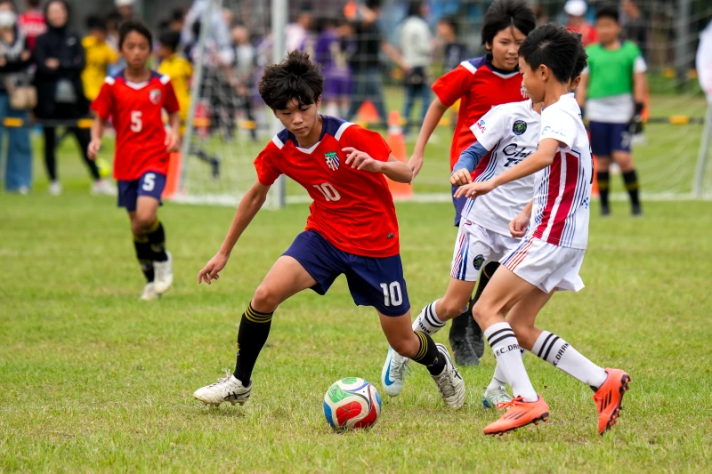 B.F.C U12教練點名10 號黃士恩紅是球隊主要得分手態度投入求勝心強。台灣山葉機車提供