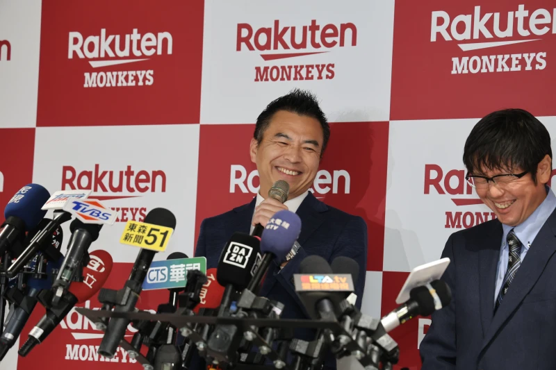 樂天桃猿代理執行長森井誠之、樂天集團亞太區執行長葛城崇。記者李天助攝