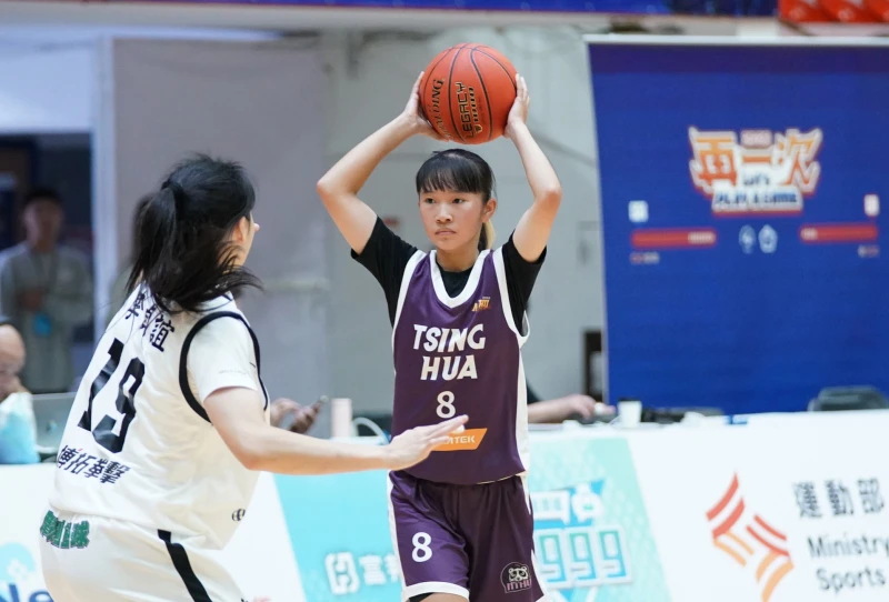 清華大學楊語蓁10分8籃板並傳出7次助攻。大專體總提供