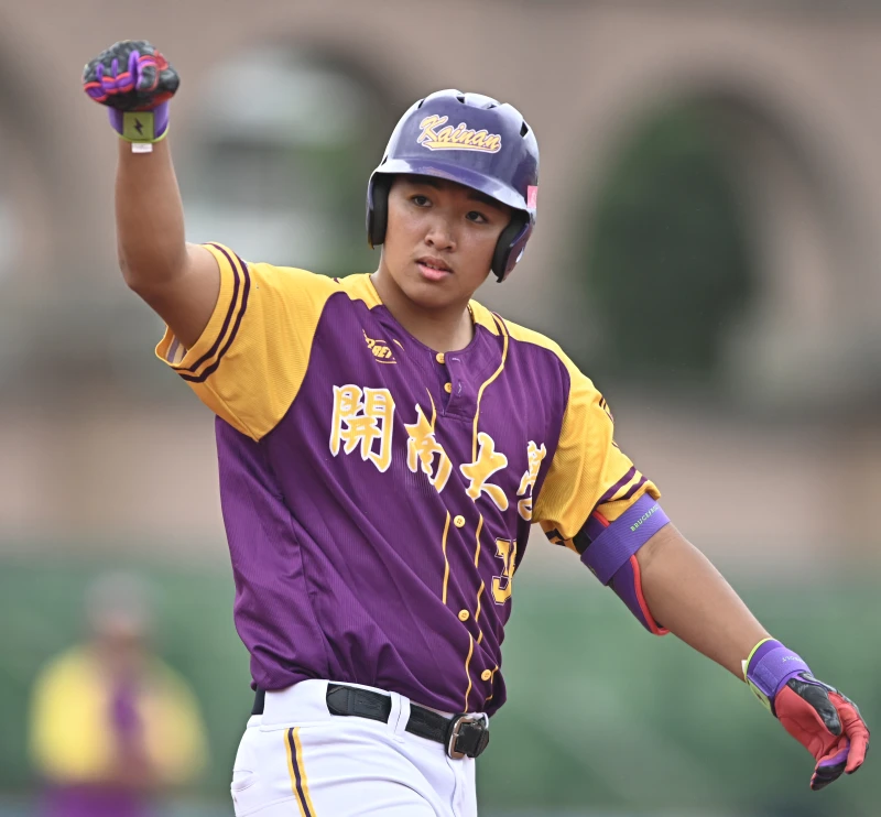 楊智淵開轟想討回全壘打獎。大專體總提供