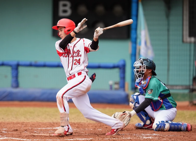 大一陳亭瑋敲致勝安打。大專體總提供