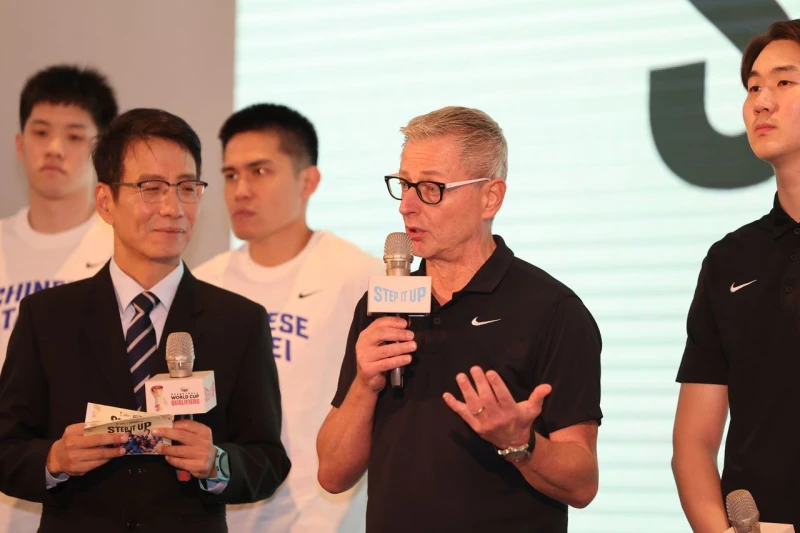 總教練圖齊說明選人原則,「家人不可能總是一起在家,但每個人都要了解國家隊的體系。」李天助攝