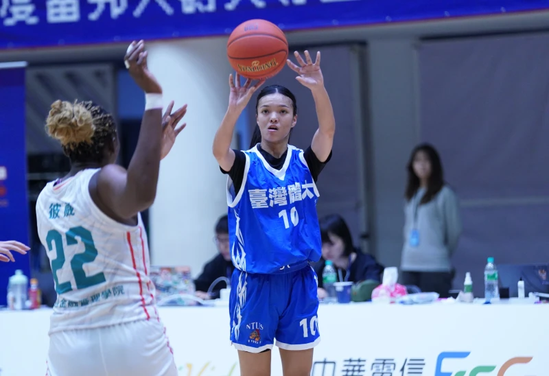 臺灣體大李敏玉用3記外線拿下13分並抓下7顆籃板。大專體總提供