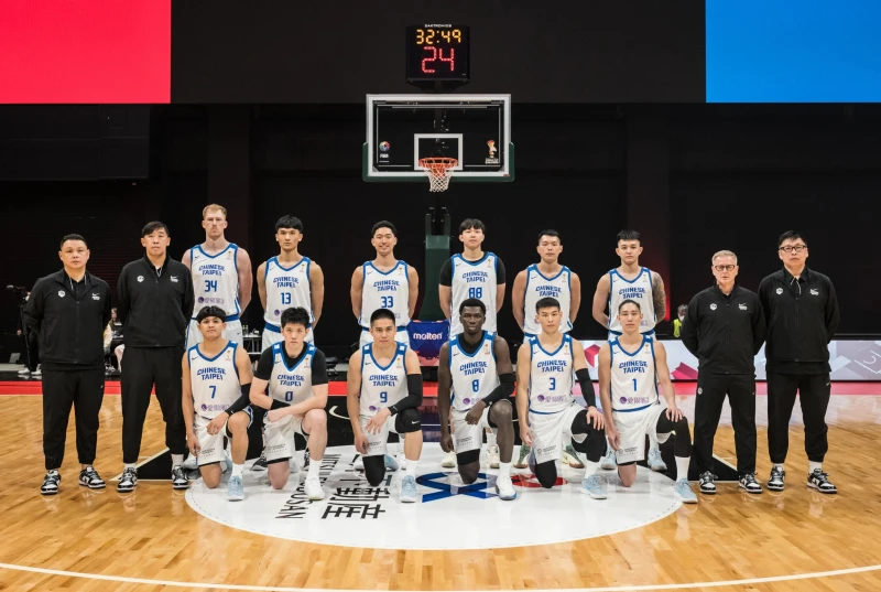 中華隊兩天後將在新莊再戰日本，教練圖齊表示周日才會決定12人名單。摘自國際籃總官網