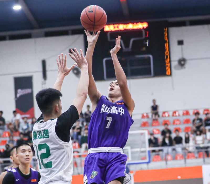 東山田亞脩。高中體總提供