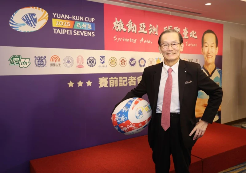 第六屆元坤盃國際大專七人制橄欖球邀請賽即將於12月27日至28日在臺北田徑場點燃戰火，創辦人杜元坤信心十足的表示，要讓世界看到元坤盃，期盼選手們能在球場上發光發熱。元坤運動文創產業有限公司提供