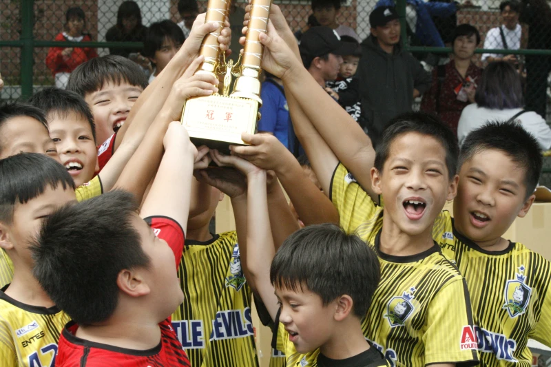 小惡魔賽史第二度在學童盃封王。詹健全攝