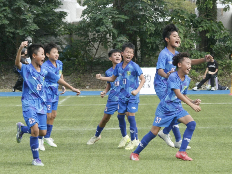  小不老囊括公開男子組五、六年級雙冠。詹健全攝