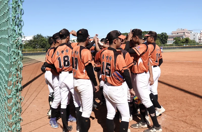 西苑高中終場以4比2險勝美和高中。學生棒聯提供