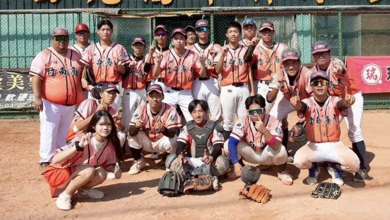 竹南社團驚奇擊敗科班。學生棒聯提供