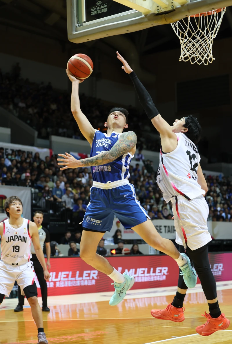 盧峻翔第四節搶攻惜為時已晚。李天助攝