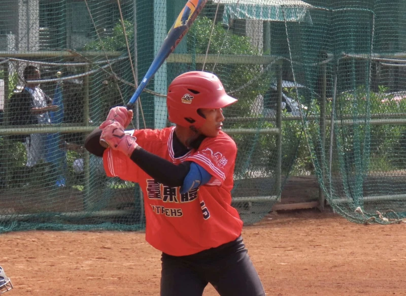 申皓瑋表弟松晉頡二刀身手。學生棒聯提供