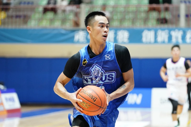  臺灣體大羅伯特10分9籃板。大專體總提供