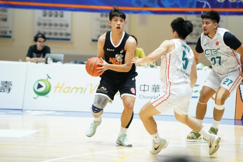  國立體大郭嘉安12分7籃板。大專體總提供