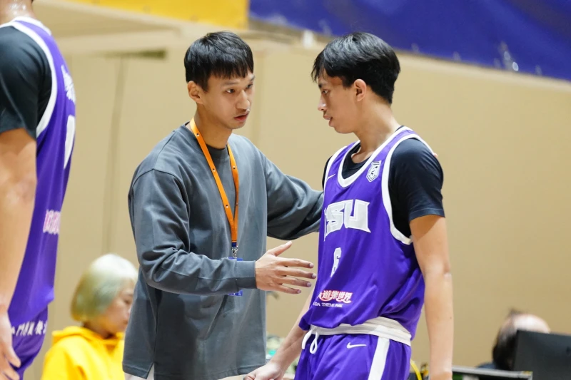 義守大學教練蘇文儒。大專體總提供